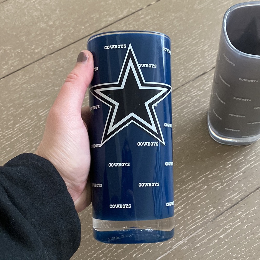Dallas Cowboys tumbler set plastic cups - Picture 3 of 4